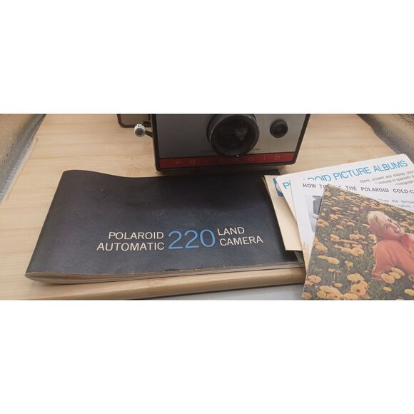 Vintage 1967 Polaroid Land Camera 220 Packfilm Camera - Picture 5 of 16